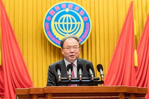 省委常委、市委書記李小敏在開幕式上講話